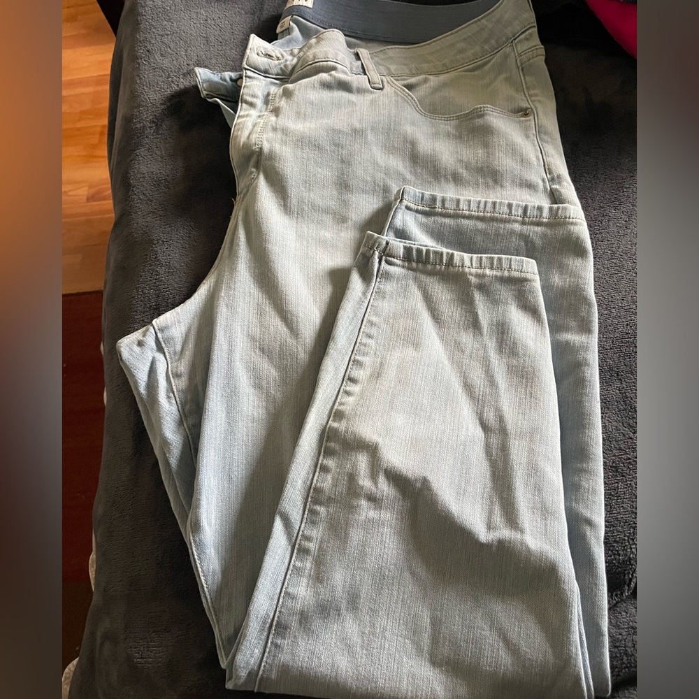 Plus size Ava & Viv light denim jeans